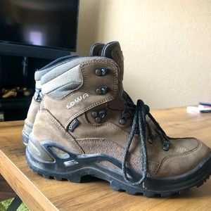 LOWA Renegade GTX Mid Women’s hiking boots